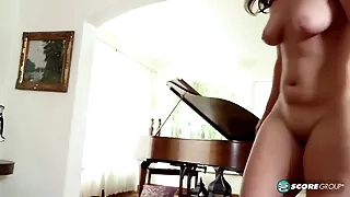 Virgo Peridot's big ass gets a round of applause
